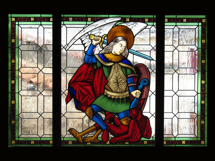 Vidriera emplomada en iglesia Vidriera emplomada en iglesia